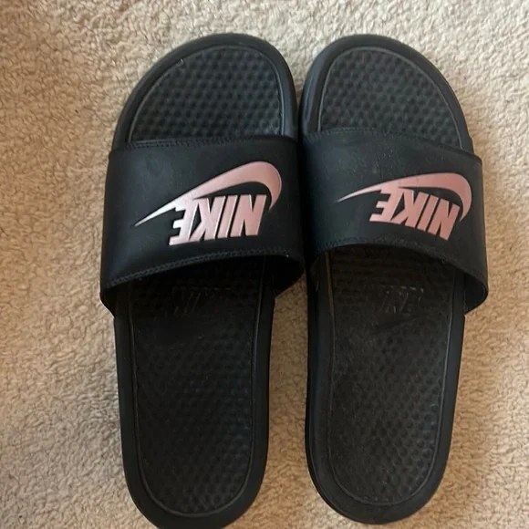 Nike slides with pink
